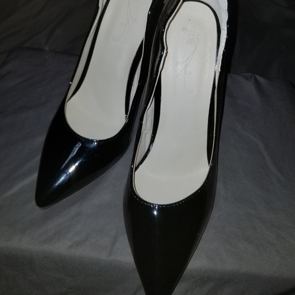 Joy Black Patent Leather heels with red soles - Picture 1 of 4